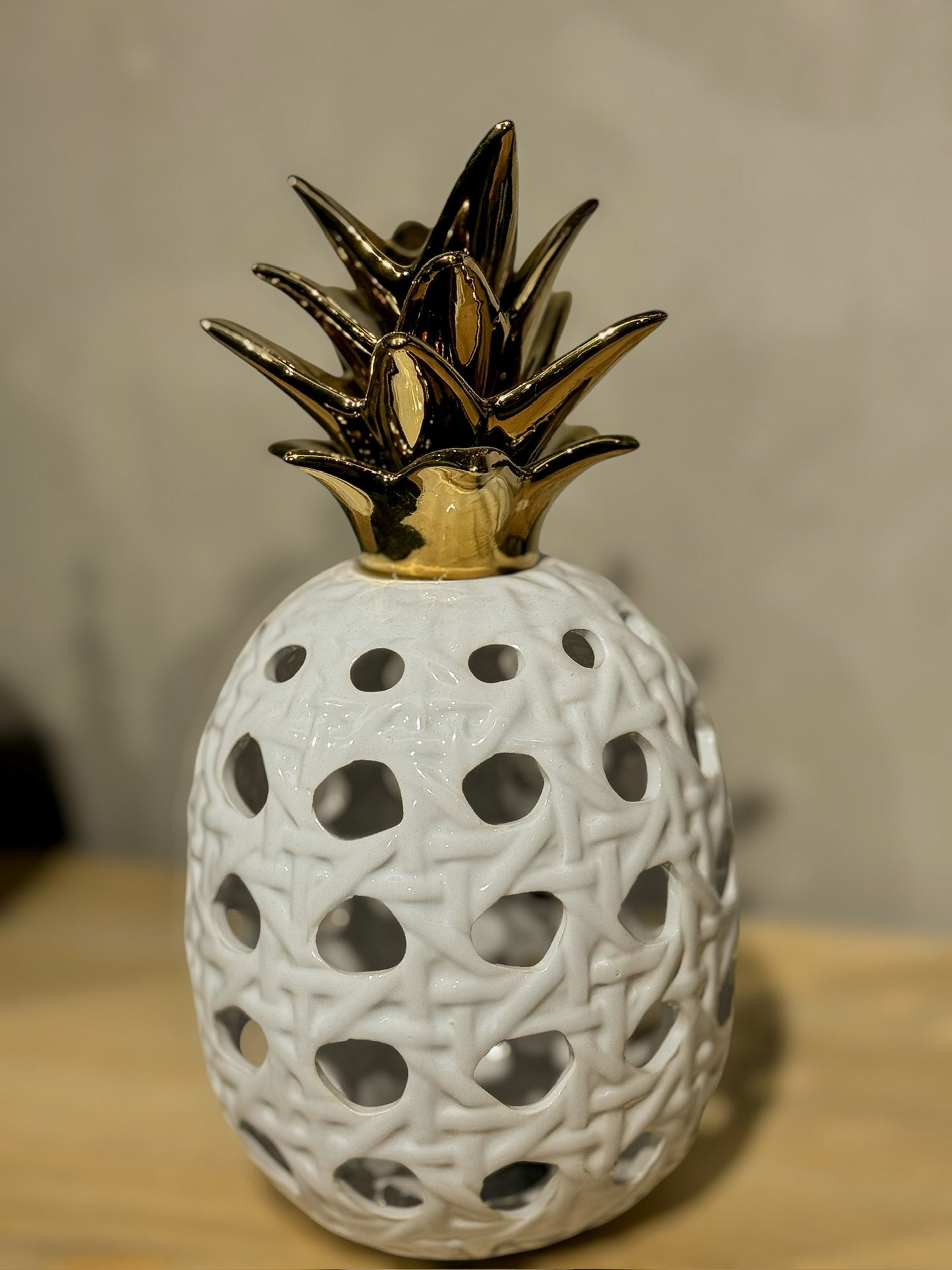 White Ceramic Pineapple with Gold Crown – Decorative Accent for Modern Homes 2 piece