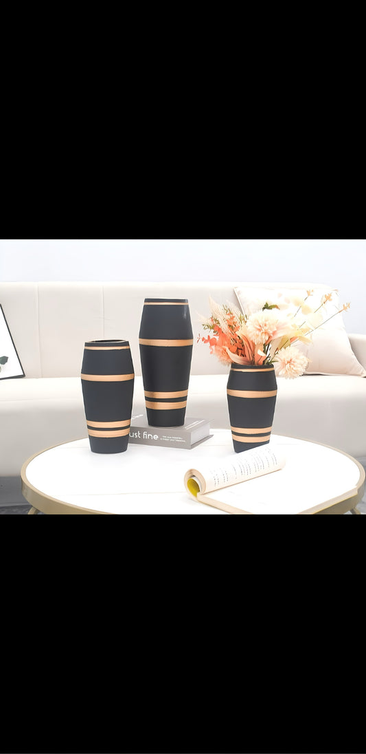 Black Ceramic Vase Set with Golden Stripes – Modern Elegance for Your Home